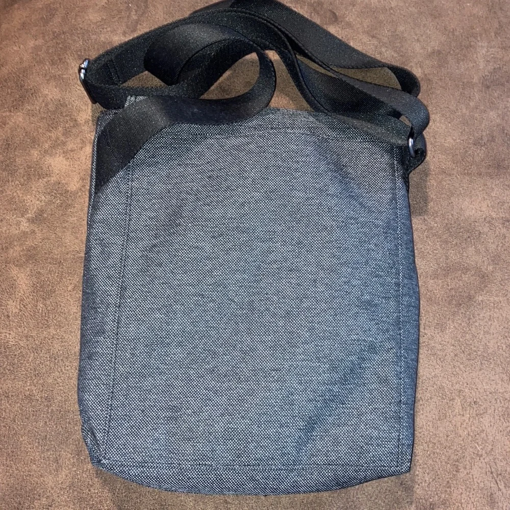 Built Gray Crossbody Bag for Tablets and‎ Notebooks